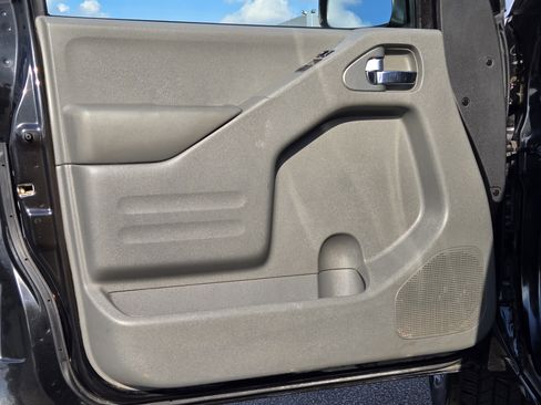 Used 2021 Nissan Frontier S w/ S Utility Package image 14