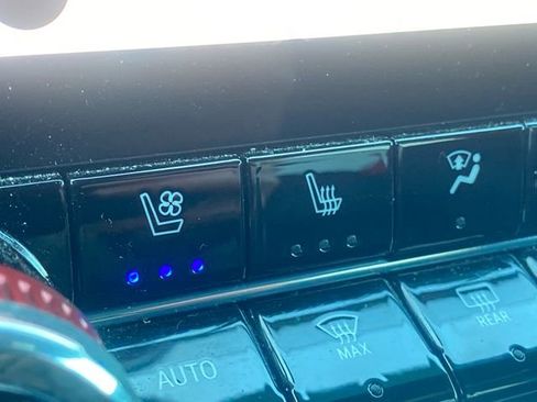 Used 2024 GMC Canyon AT4X image 32