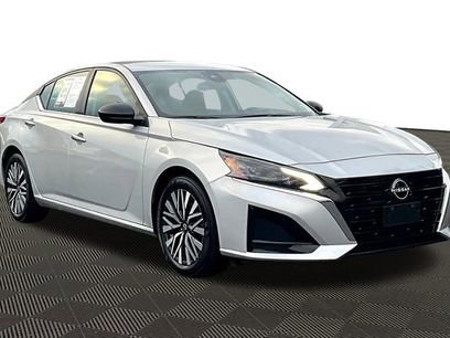 Used 2024 Nissan Altima 2.5 SV