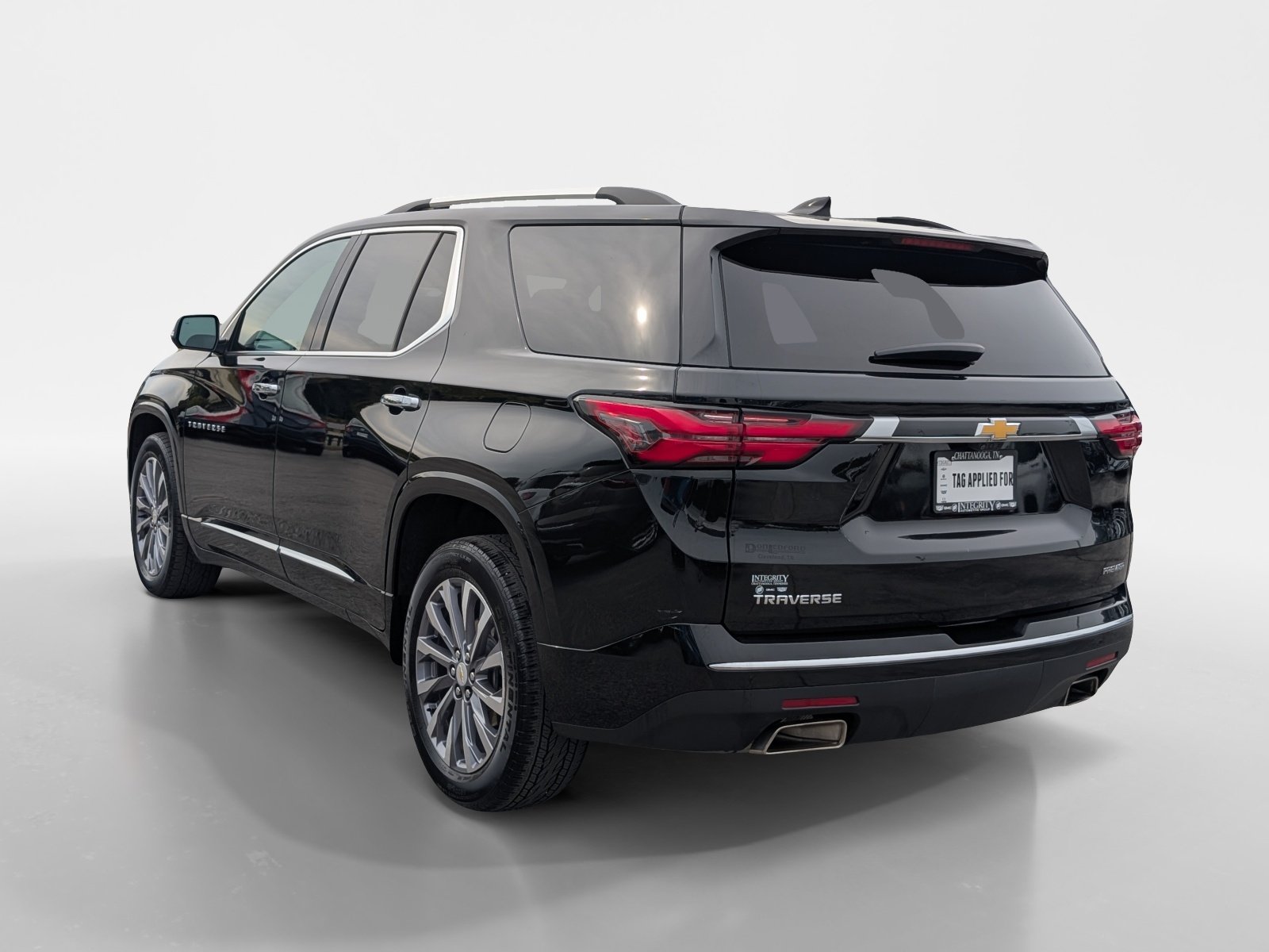 Used 2023 Chevrolet Traverse Premier FWD image 4