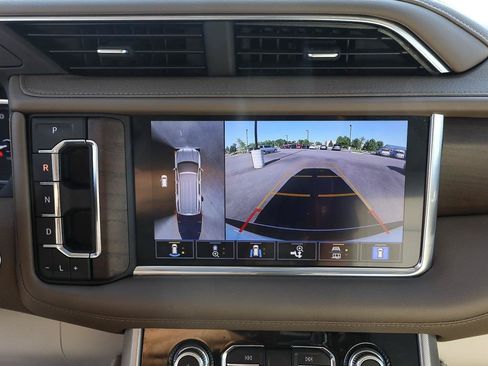 Used 2021 GMC Yukon Denali AWD/4WD image 19