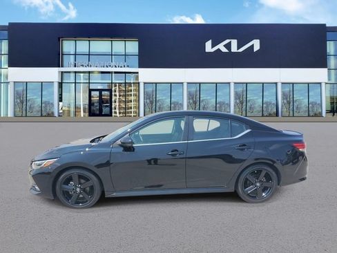 Used 2023 Nissan Sentra SR w/ SR Premium Package FWD image 4