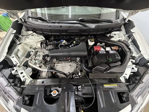 Used 2018 Nissan Rogue S AWD/4WD image 29