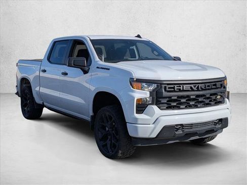 Used 2022 Chevrolet Silverado 1500 Custom image 3
