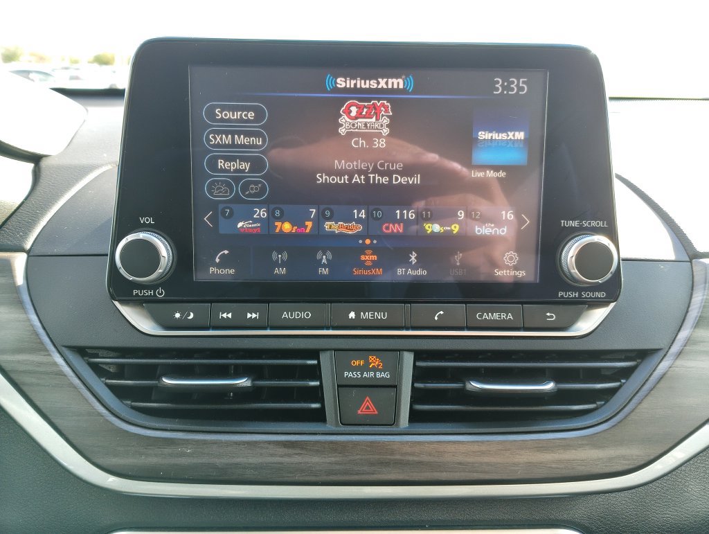 Used 2025 Nissan Altima 2.5 SV FWD image 24