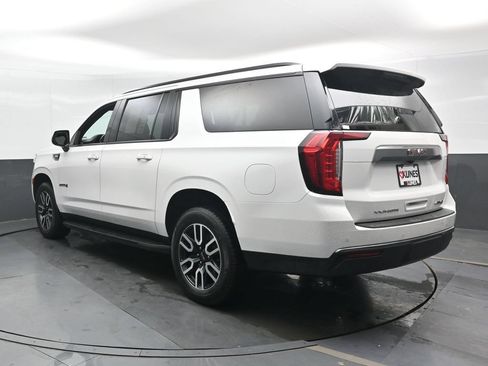 Used 2021 GMC Yukon XL AT4 AWD/4WD image 8