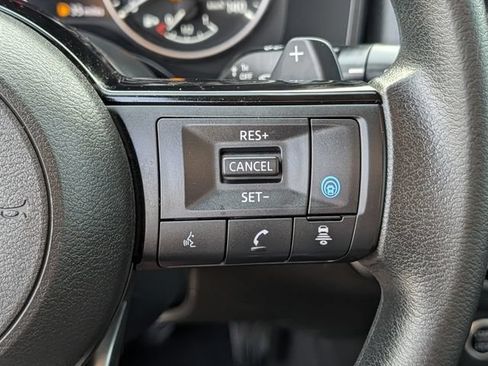 Used 2022 Nissan Rogue SV FWD image 20
