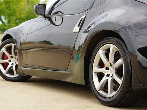 Used 2014 Nissan 370Z Touring w/ Sport Package RWD image 17