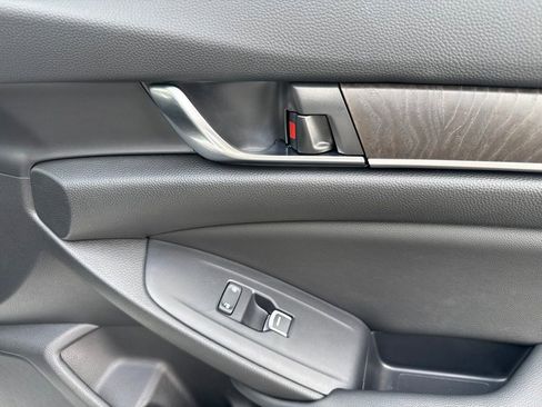 Used 2020 Honda Accord EX-L image 31