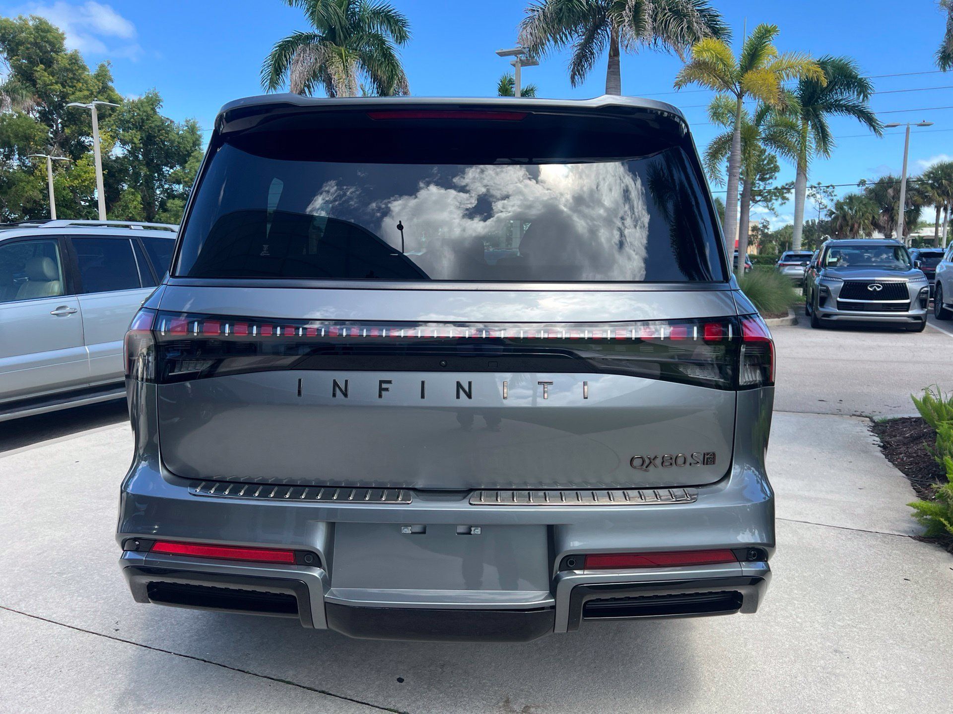 Certified 2026 INFINITI QX80 4WD w/ Sport Exterior Package image 8
