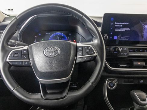 Used 2024 Toyota Grand Highlander XLE image 29