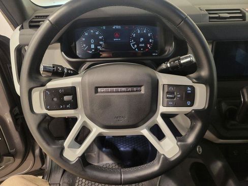 Used 2022 Land Rover Defender 90 X-Dynamic SE image 10