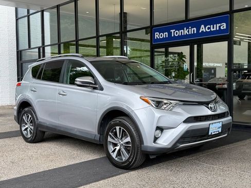 Used 2016 Toyota RAV4 XLE AWD/4WD image 2