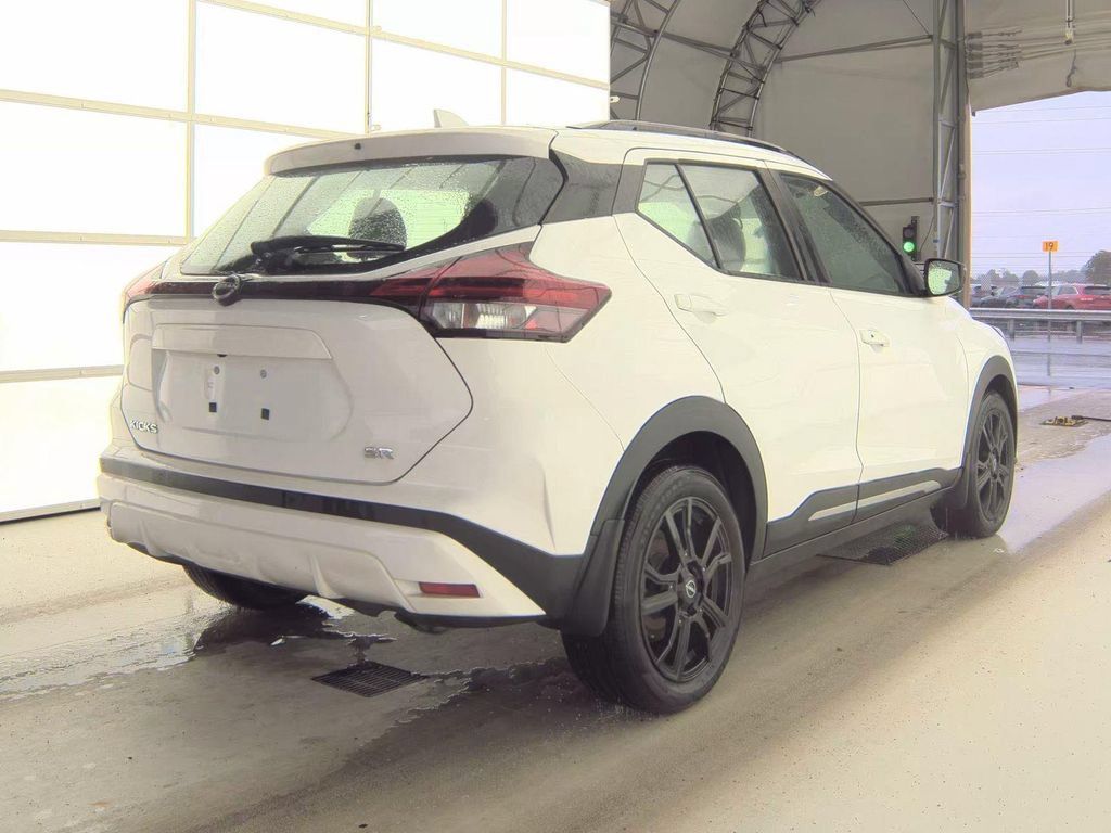 Certified 2023 Nissan Kicks SR w/ SR Premium Package FWD image 4