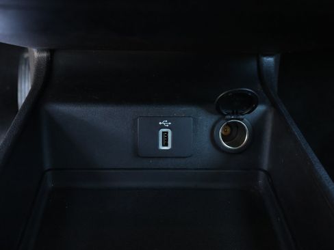 Used 2018 Ford Fusion SE FWD image 29