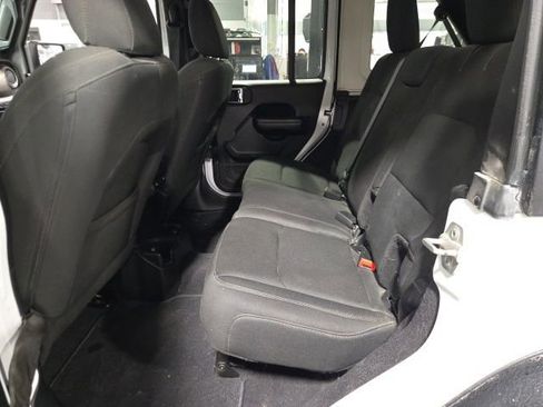 Used 2018 Jeep Wrangler Unlimited Sport S AWD/4WD image 13