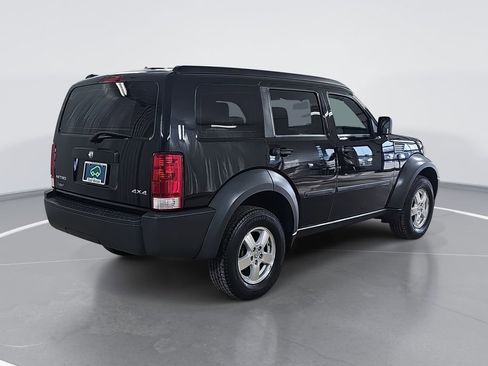 Used 2008 Dodge Nitro SXT image 3
