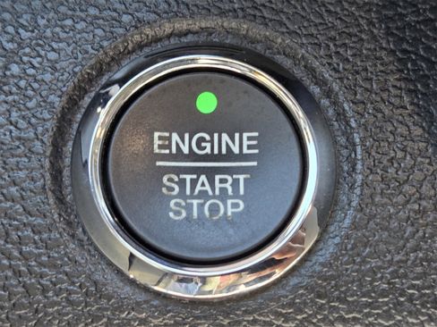 Used 2015 Ford F150 Lariat image 19