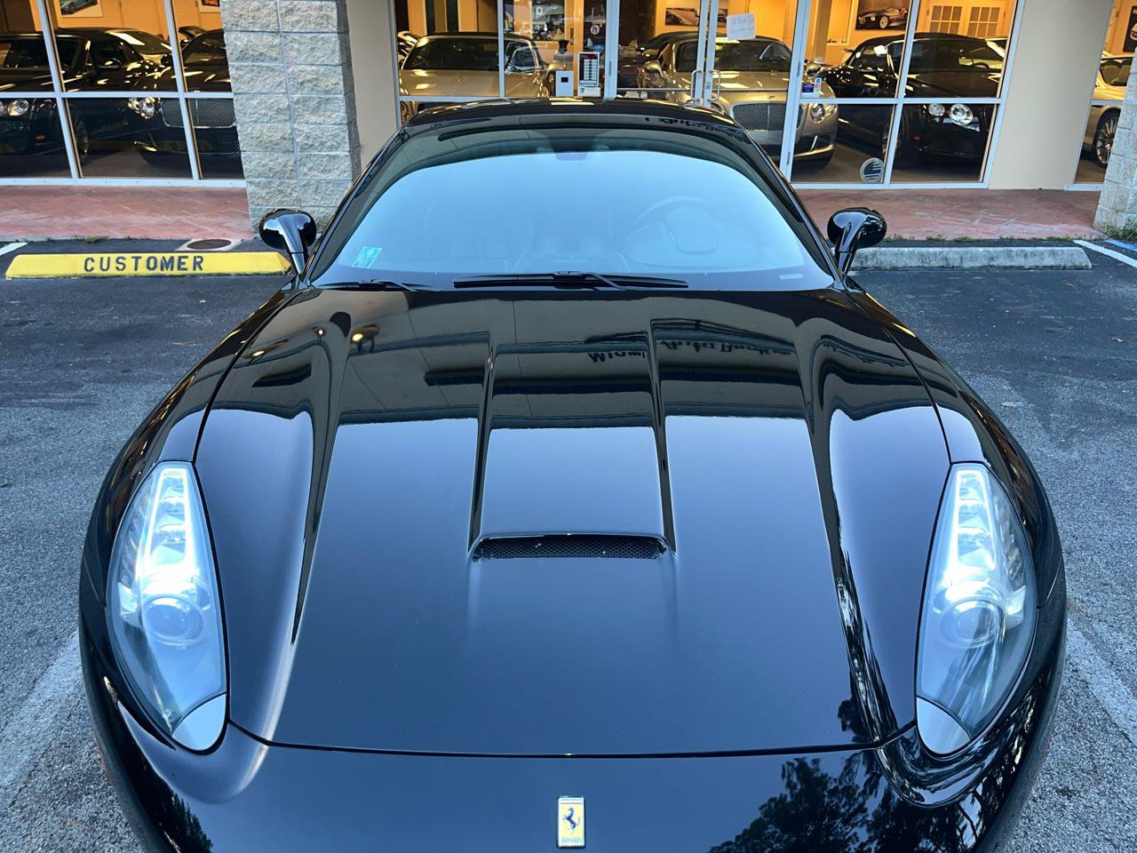 Used 2010 Ferrari California RWD image 28