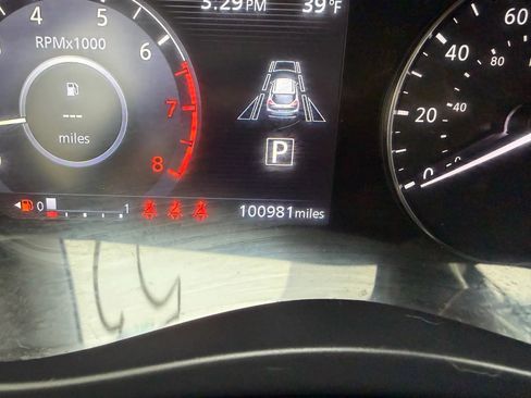 Used 2023 Nissan Kicks SR FWD image 11