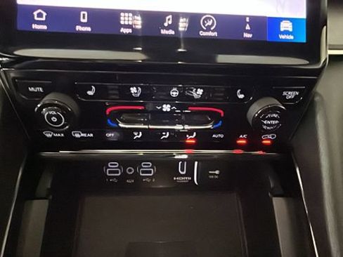 Used 2022 Jeep Grand Cherokee Limited 4xe w/ Luxury Tech Group II AWD/4WD image 23