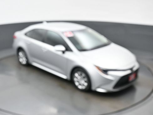 Used 2024 Toyota Corolla LE FWD image 32