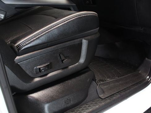 Used 2024 RAM 2500 Laramie w/ Night Edition AWD/4WD image 43