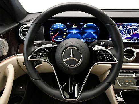 Used 2023 Mercedes-Benz E 450 4MATIC Sedan image 21