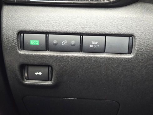 Used 2025 Nissan Sentra SR w/ SR Premium Package image 24