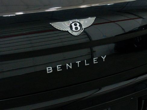 Used 2021 Bentley Flying Spur V8 AWD/4WD image 24
