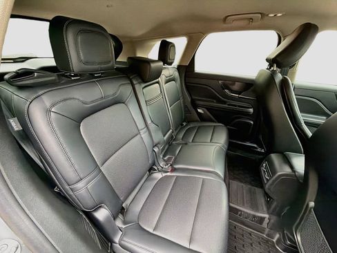 Used 2025 Lincoln Corsair AWD w/ Equipment Group 101A image 29