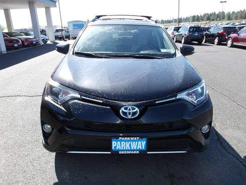 Used 2016 Toyota RAV4 XLE AWD/4WD image 8