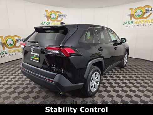 Used 2022 Toyota RAV4 LE AWD/4WD image 10