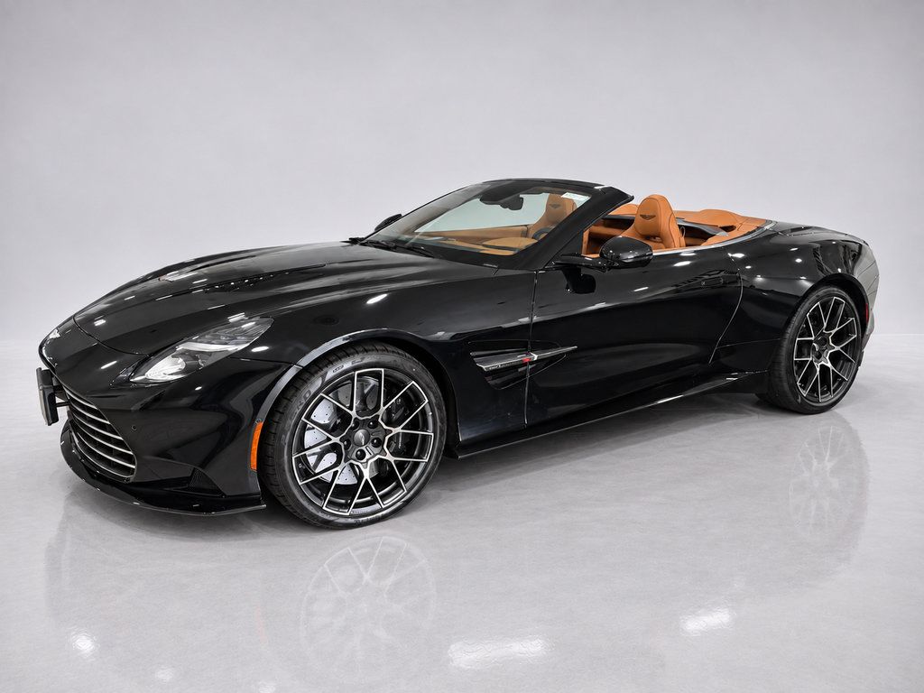 Used 2026 Aston Martin Vanquish Convertible RWD image 3