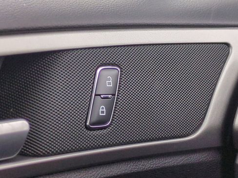 Used 2020 Ford Fusion SE image 31