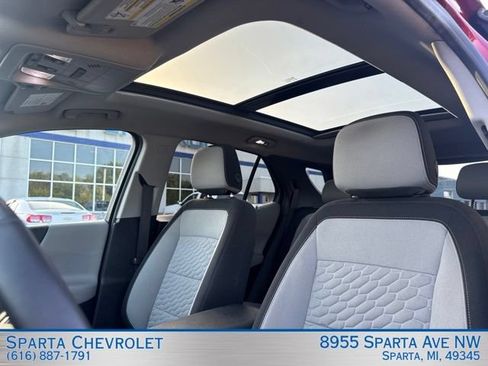 Used 2018 Chevrolet Equinox LT w/ Sun & Infotainment Package AWD/4WD image 13