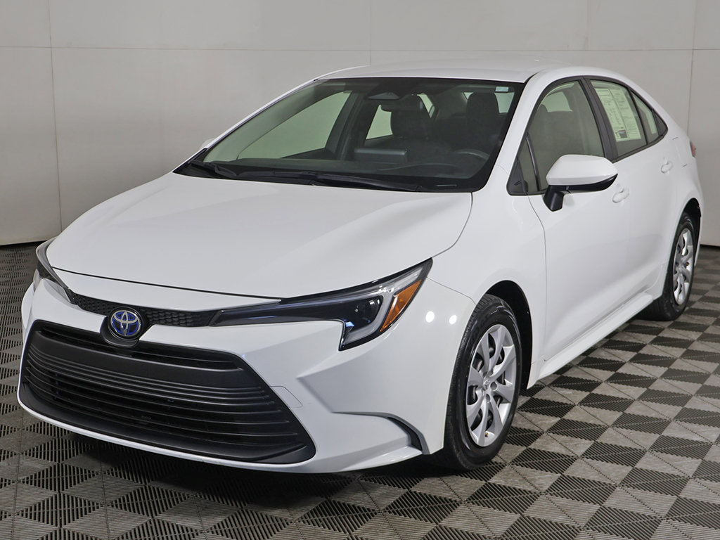Used 2024 Toyota Corolla LE FWD image 5