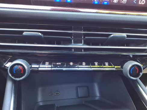 Used 2025 Chevrolet Traverse RS w/ LPO, Floor Liner Package AWD/4WD image 22