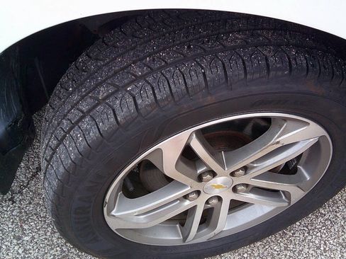 Used 2017 Chevrolet Equinox Premier w/ Enhanced Convenience Package AWD/4WD image 39