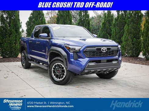 Used 2025 Toyota Tacoma TRD Off-Road image 1