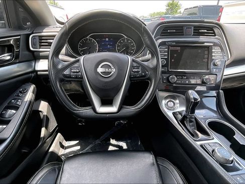 Used 2023 Nissan Maxima SL FWD image 10