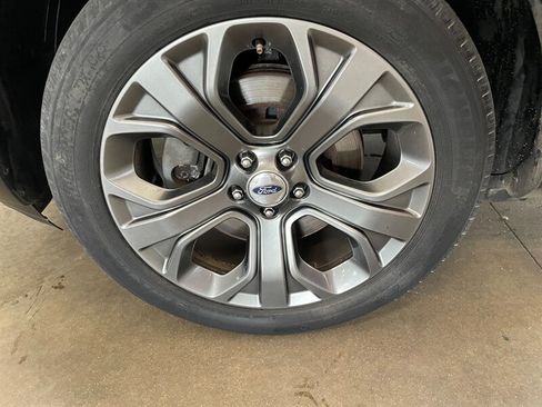 Used 2018 Ford Explorer Sport w/ Ford Safe & Smart Package AWD/4WD image 24