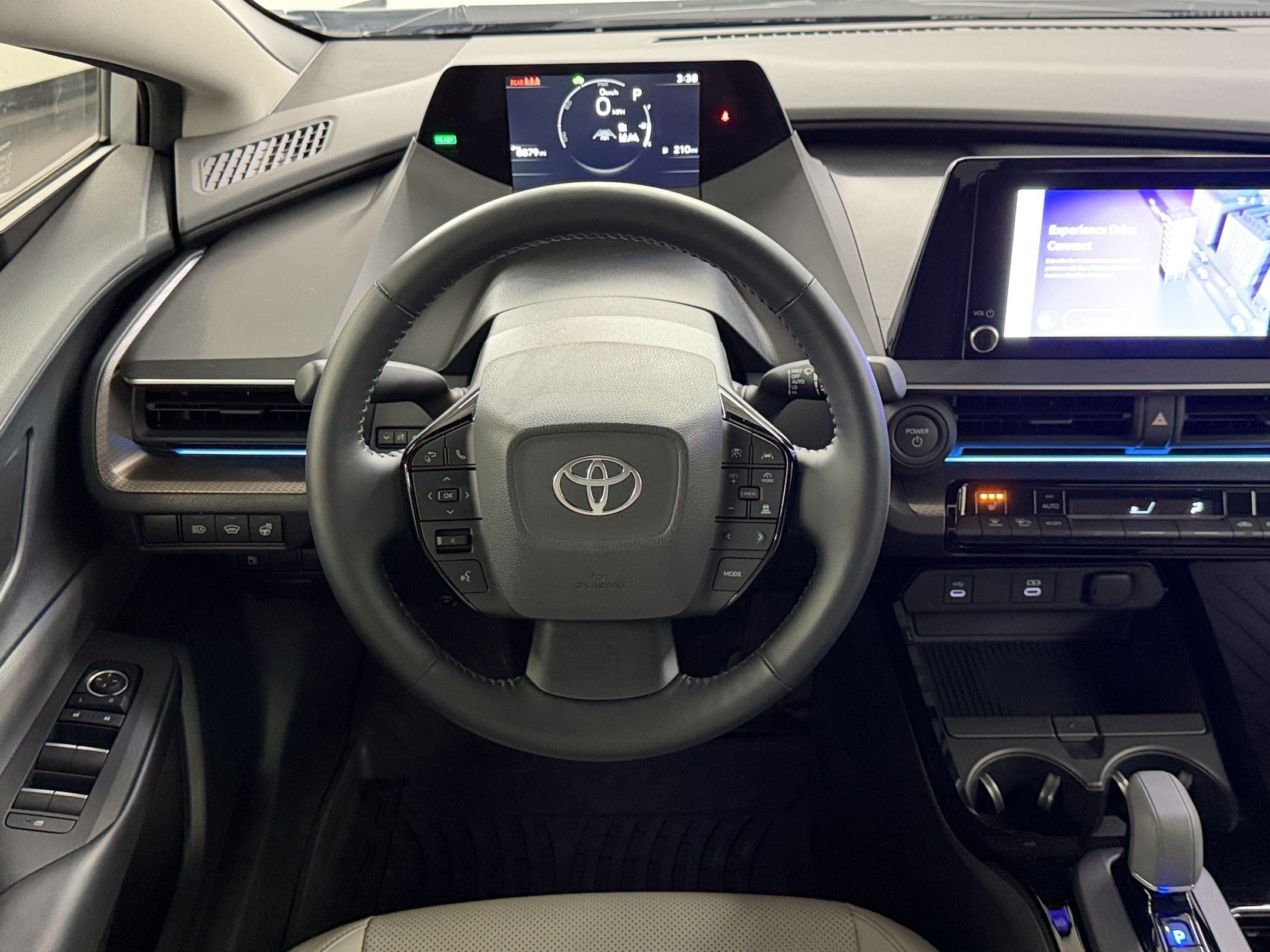 Used 2024 Toyota Prius XLE FWD image 28