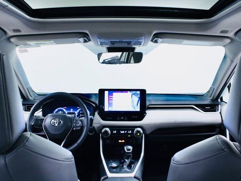 Used 2024 Toyota RAV4 Limited image 19