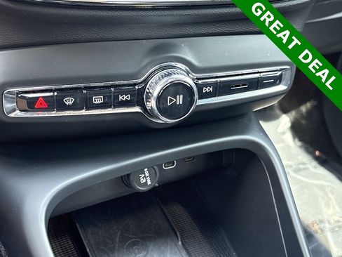 Used 2021 Volvo XC40 P8 Recharge w/ Advanced Package image 20
