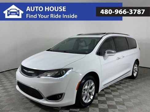 Used 2020 Chrysler Pacifica Limited FWD image 1