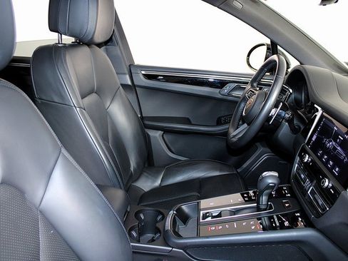Used 2023 Porsche Macan image 27