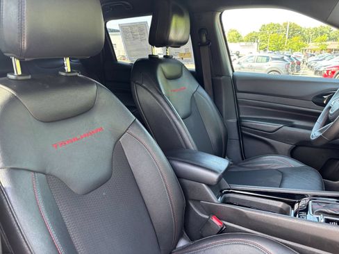Used 2025 Jeep Compass Trailhawk AWD/4WD image 30