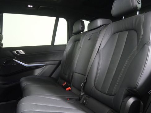 Used 2022 BMW X7 xDrive40i w/ M Sport Package AWD/4WD image 14