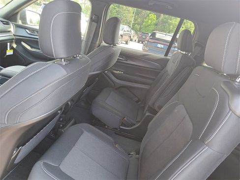 New 2025 Jeep Grand Cherokee L Laredo w/ Luxury Tech Group I image 16